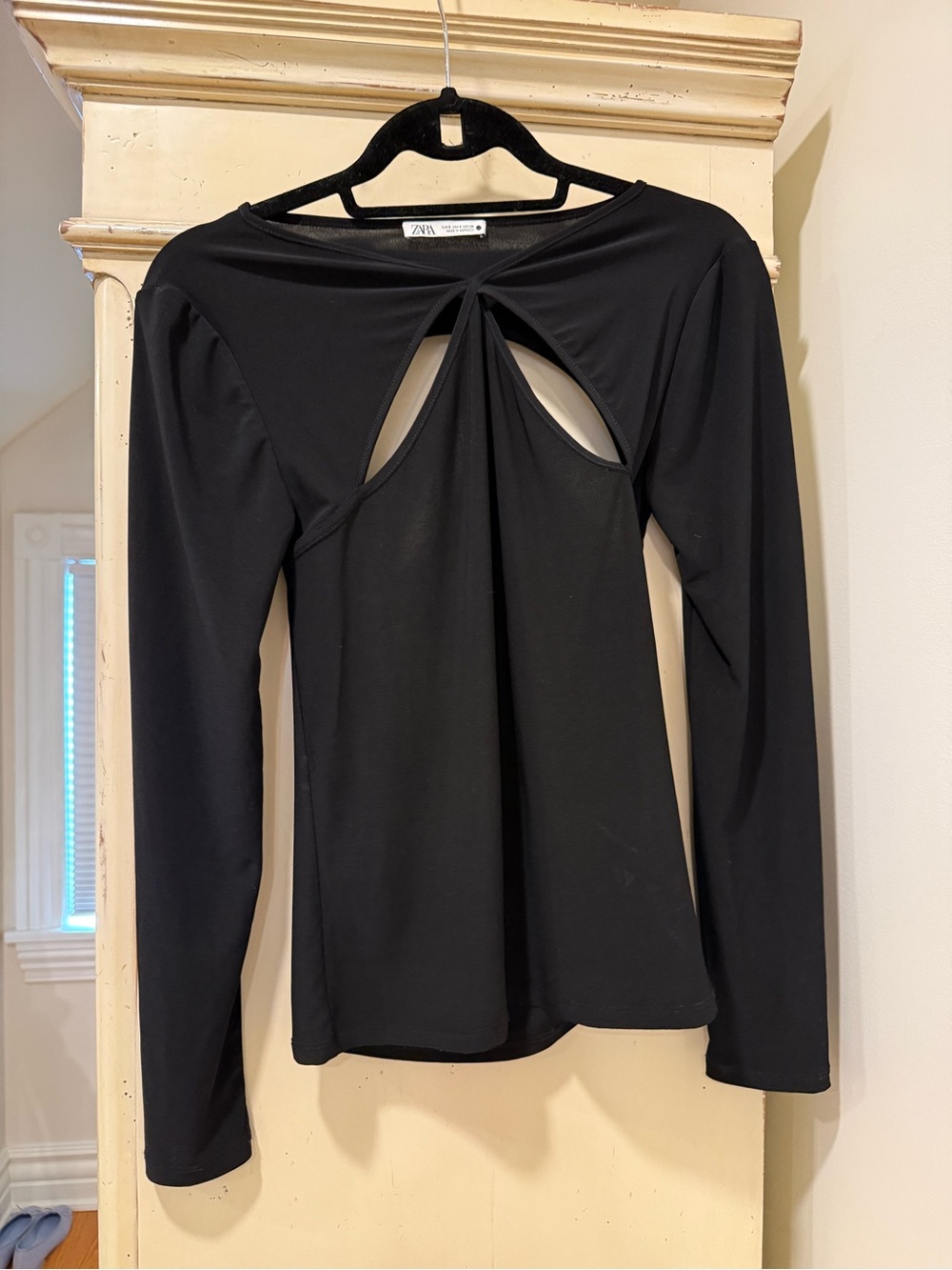 Zara Black Long-Sleeve Front Cutout Top